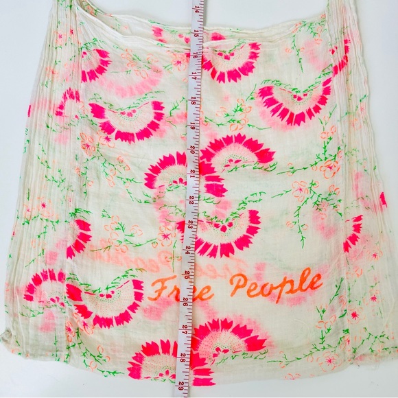 Free People Cream & Pink Floral Cheesecloth Reusable Boho Tote Bag - Picture 8 of 12